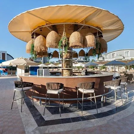 Hotel Hotella & 4*